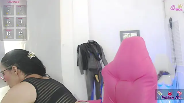 Snapshot of sasha_mom69_ chatting on August 1, 2026, 2:48 pm sasha mom69 online show from August 1, 2026, 2:48 pm