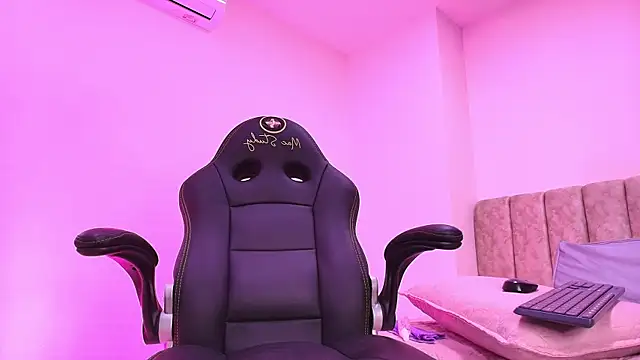 arl chloee online show from January 7, 2026, 3:11 am