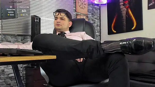 Nicolas Fellener online show from July 13, 2026, 2:22 am