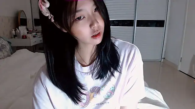 -Lucky Girl online show from October 16, 2025, 2:03 pm