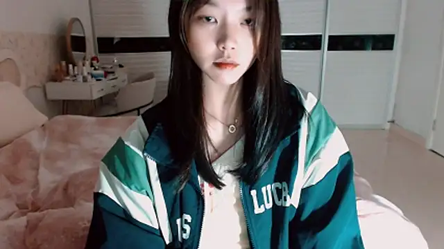 -Lucky Girl online show from April 21, 2026, 12:56 pm