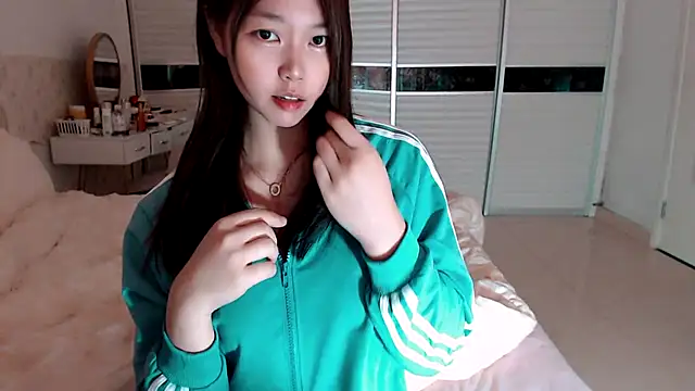 -Lucky Girl online show from May 10, 2026, 2:26 am