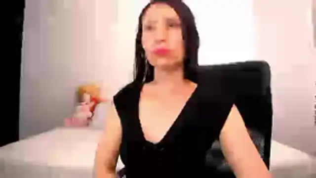 Snapshot of AliceRossi chatting on February 25, 2026, 3:56 pm AliceRossi online show from February 25, 2026, 3:56 pm