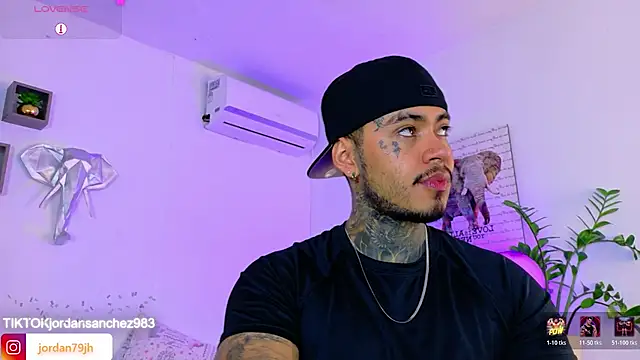 JordanSmiith  online show from April 21, 2026, 7:53 pm