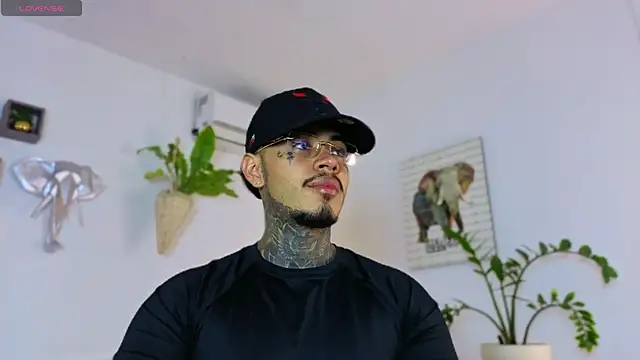 JordanSmiith  online show from December 16, 2025, 8:35 pm