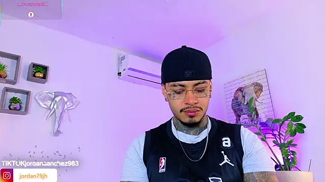JordanSmiith  online show from April 30, 2026, 8:38 pm