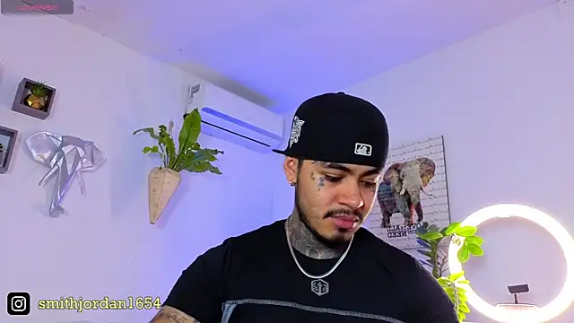 JordanSmiith  online show from October 13, 2025, 8:32 pm