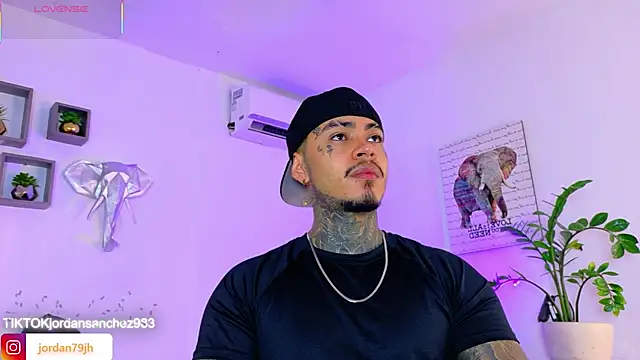 JordanSmiith  online show from April 27, 2026, 8:29 pm