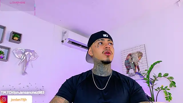 Snapshot of JordanSmiith_ chatting on May 11, 2026, 8:50 pm JordanSmiith online show from May 11, 2026, 8:50 pm