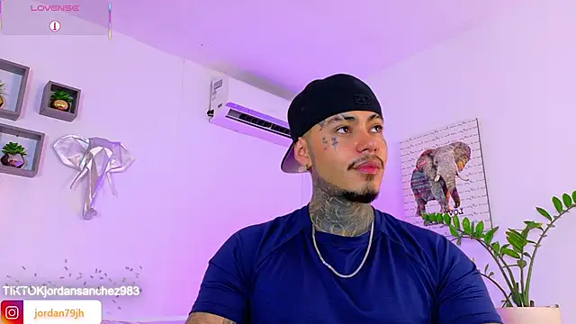 Snapshot of JordanSmiith_ chatting on May 26, 2026, 9:02 pm JordanSmiith online show from May 26, 2026, 9:02 pm