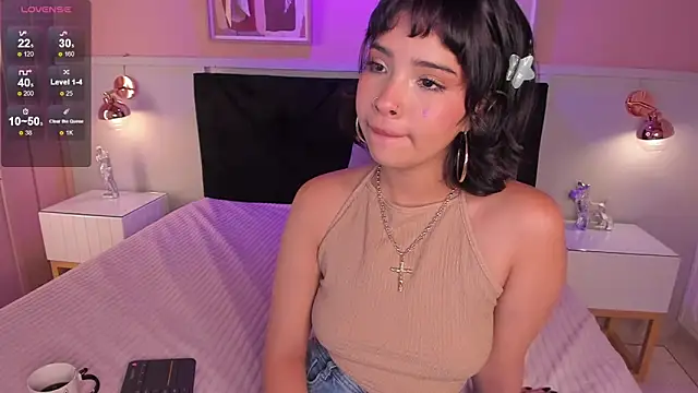 chloe watson  online show from June 5, 2026, 7:52 pm