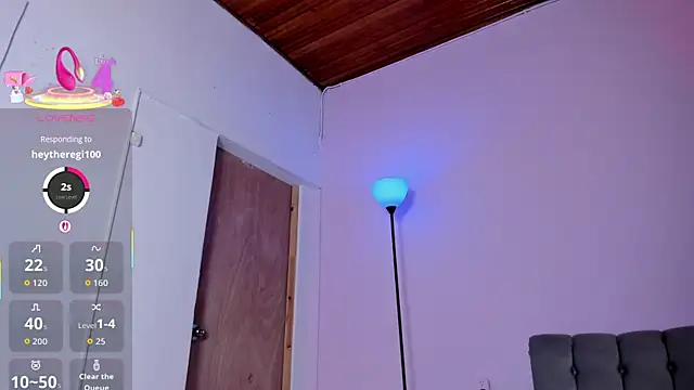 zoe6x online show from October 2, 2025, 2:31 pm