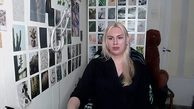 CapriScorpion online show from November 20, 2025, 3:23 pm