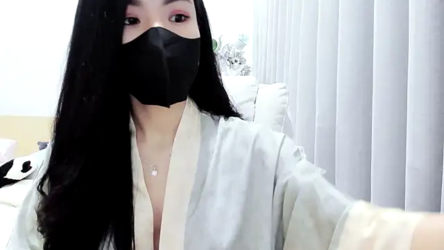 Lita-Julia online show from November 20, 2025, 8:31 pm