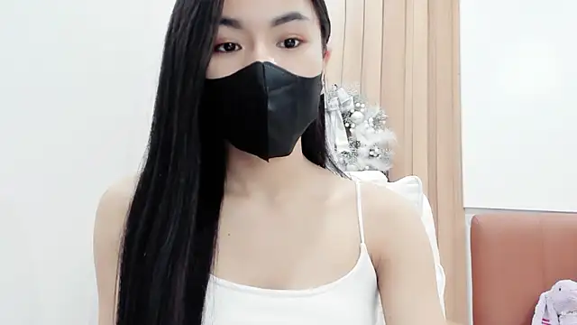 Lita-Julia online show from March 18, 2025, 5:01 pm