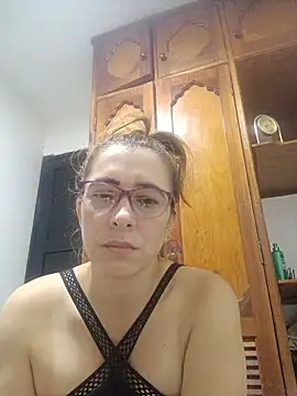 mademonsexy online show from June 18, 2026, 4:33 am