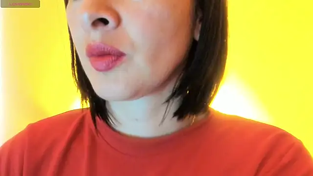 queen fetish online show from December 4, 2025, 1:43 pm