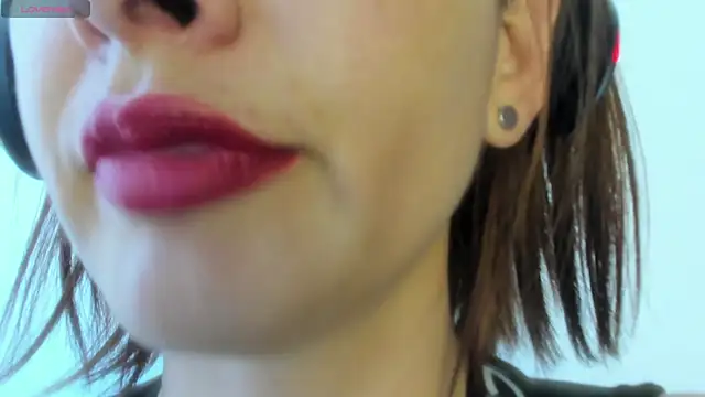 queen fetish online show from May 6, 2026, 4:22 pm
