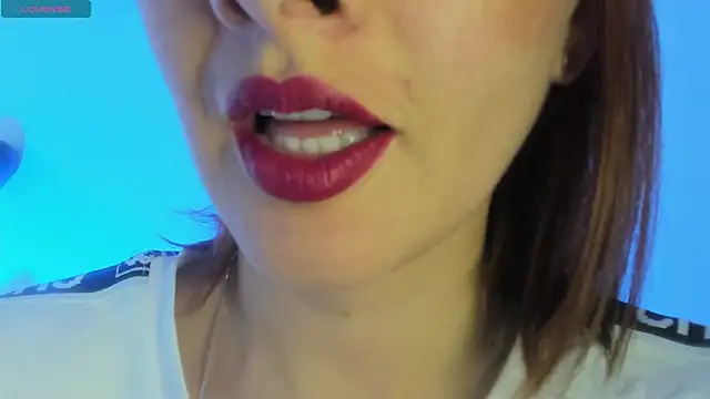 queen fetish online show from May 3, 2026, 3:48 pm
