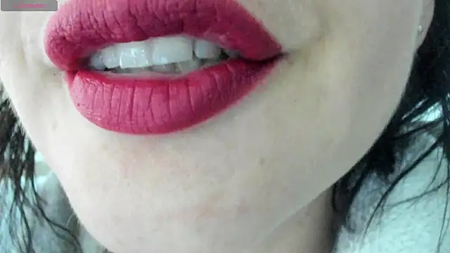 queen fetish online show from March 4, 2025, 8:27 pm