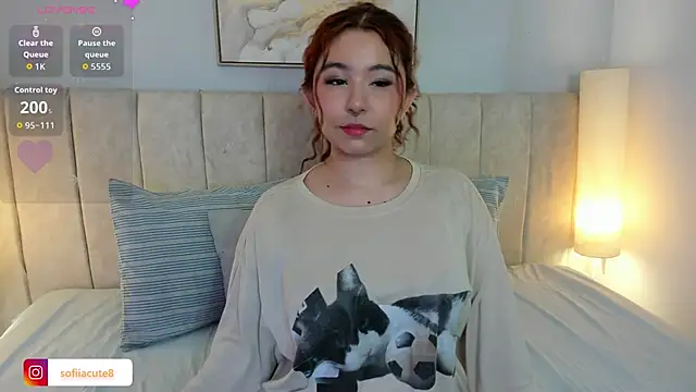 Atenea cuteee online show from November 12, 2025, 2:04 am