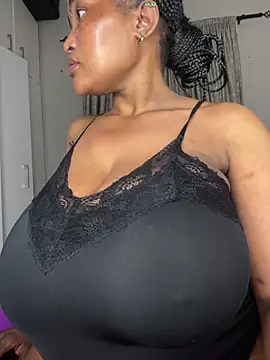 Bustygoddess32 online show from June 14, 2026, 10:33 pm