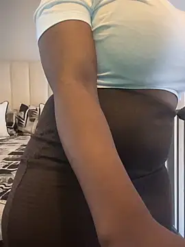 Snapshot of Bustygoddess32 chatting on April 2, 2026, 12:12 pm Bustygoddess32 online show from April 2, 2026, 12:12 pm
