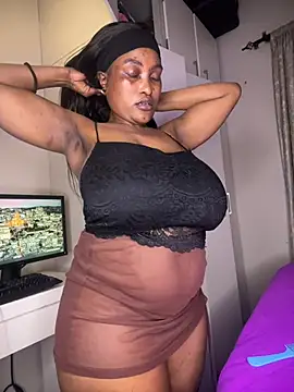 Bustygoddess32 online show from June 4, 2026, 10:14 pm