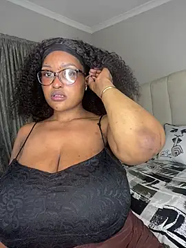 Bustygoddess32 online show from June 25, 2026, 1:36 am