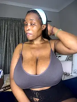 Bustygoddess32 online show from September 29, 2025, 9:42 pm