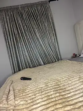 Bustygoddess32 online show from February 15, 2026, 11:14 pm