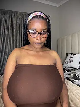 Snapshot of Bustygoddess32 chatting on April 20, 2026, 10:00 pm Bustygoddess32 online show from April 20, 2026, 10:00 pm
