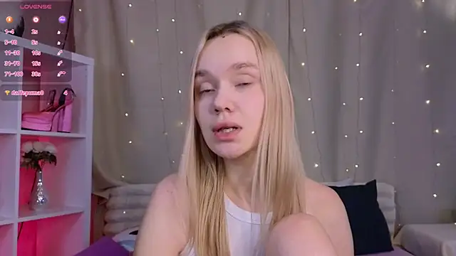 Viena dias online show from March 9, 2025, 2:21 pm