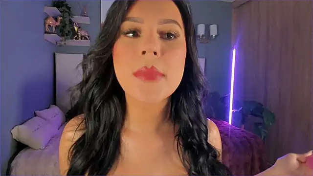 Bambi gurl online show from May 12, 2026, 1:35 am
