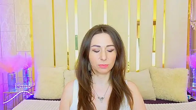 KimmmLi online show from June 17, 2026, 12:59 pm