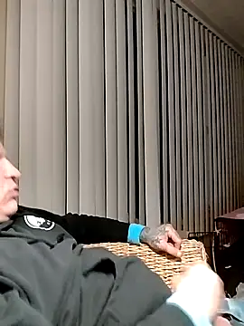 Snapshot of fukurbutt chatting on December 4, 2024, 12:19 pm fukurbutt online show from December 4, 2024, 12:19 pm