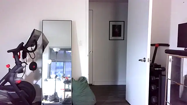 Snapshot of Horus0027 chatting on March 20, 2026, 10:49 am Horus0027 online show from March 20, 2026, 10:49 am