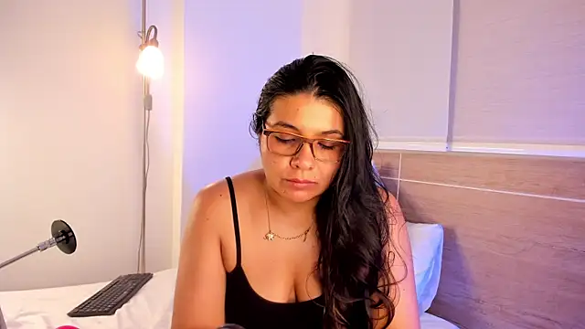 Snapshot of miaa_daniels chatting on May 8, 2026, 2:26 am miaa daniels online show from May 8, 2026, 2:26 am