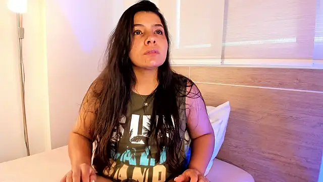 Snapshot of miaa_daniels chatting on April 25, 2026, 5:32 pm miaa daniels online show from April 25, 2026, 5:32 pm