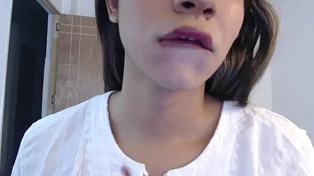Moon Foxxy online show from June 23, 2026, 9:57 pm