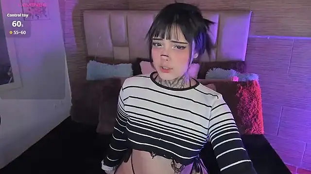 mia catt05 online show from May 22, 2026, 3:59 am