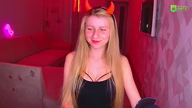 AmaliaQueen online show from October 31, 2025, 2:57 pm