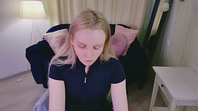 Beatrica Klein online show from May 4, 2026, 12:41 pm