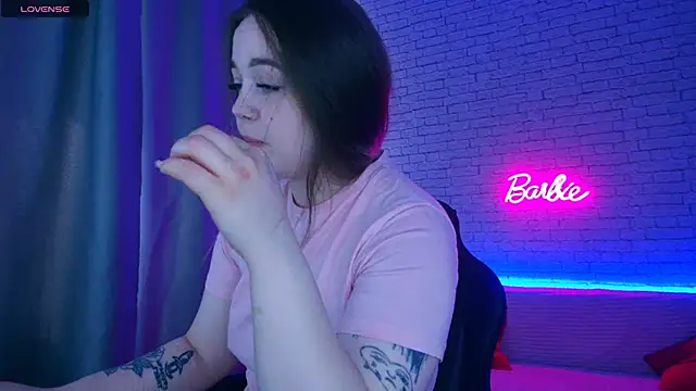 -Stacyy- online show from April 22, 2026, 5:36 am