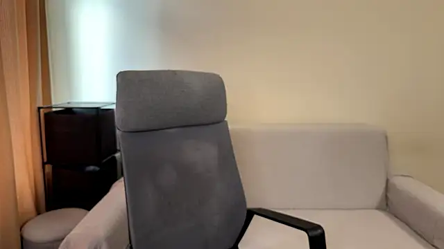 AliceKolltt online show from October 31, 2025, 8:33 am