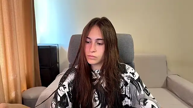 AliceKolltt online show from September 22, 2025, 9:15 am