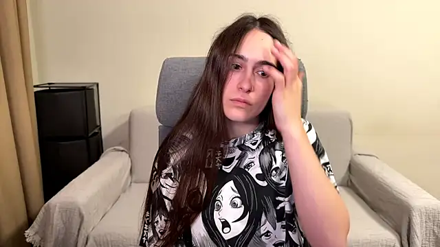 AliceKolltt online show from June 8, 2026, 8:20 pm