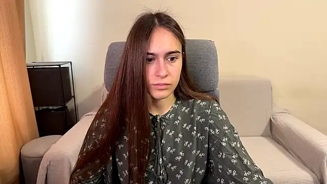 AliceKolltt online show from October 17, 2025, 7:44 am