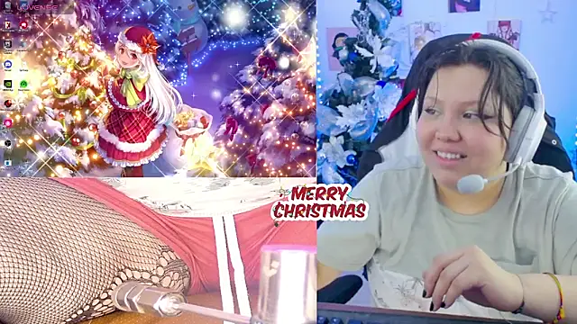 crystal7u7 online show from December 15, 2025, 10:59 pm