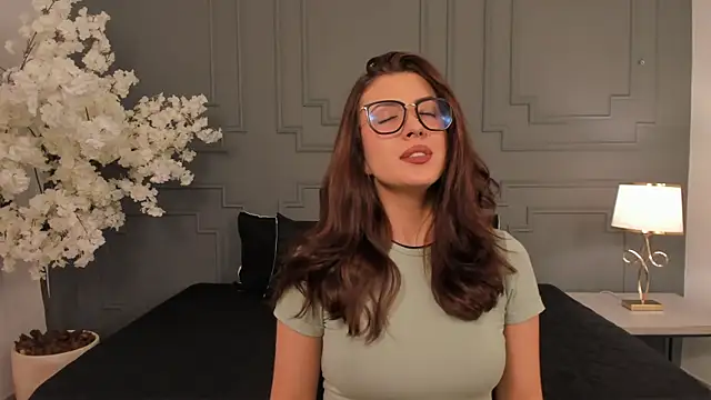 EmaSaenz online show from May 12, 2026, 10:49 pm
